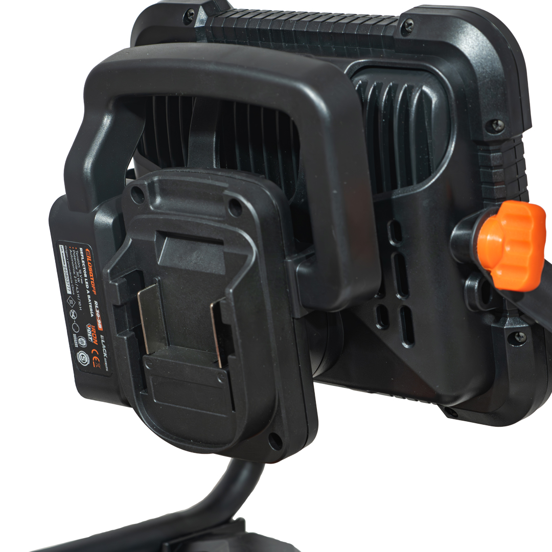 REFLECTOR LED A BATERÍA • 18 V