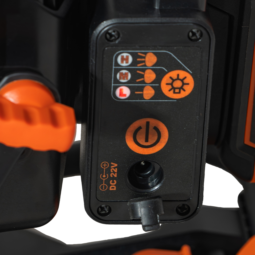 REFLECTOR LED A BATERÍA • 18 V